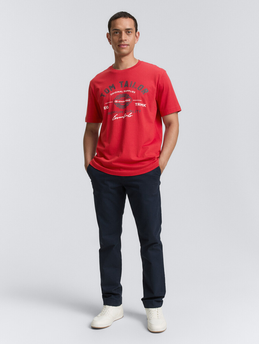 camiseta con estampado de logotipo