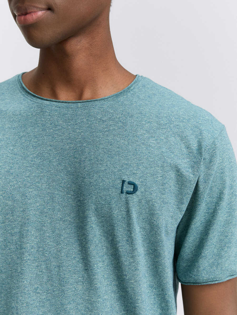 camiseta con look melange