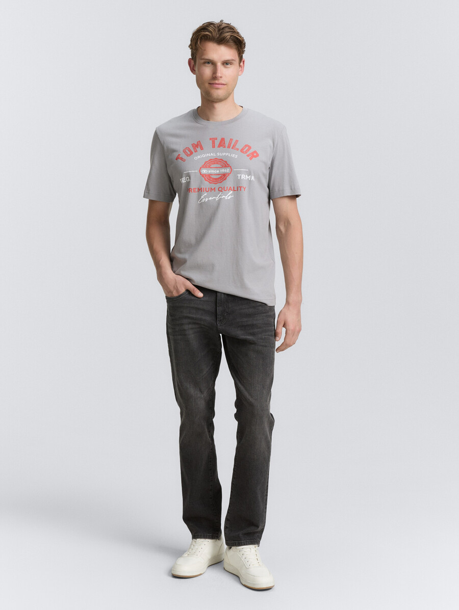 camiseta con estampado de logotipo