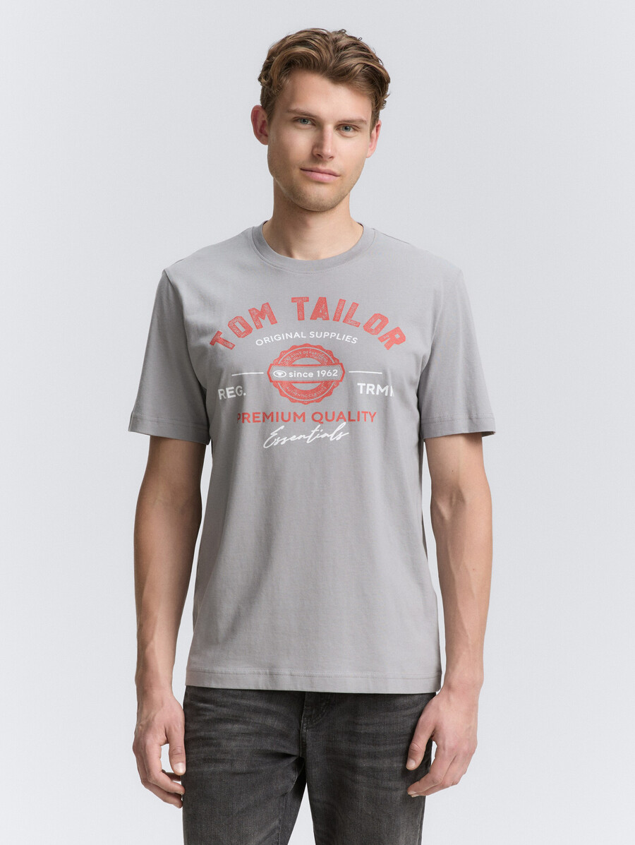 camiseta con estampado de logotipo