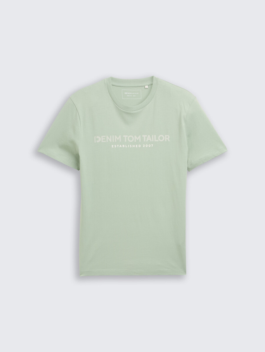 camiseta básica con estampado de logo