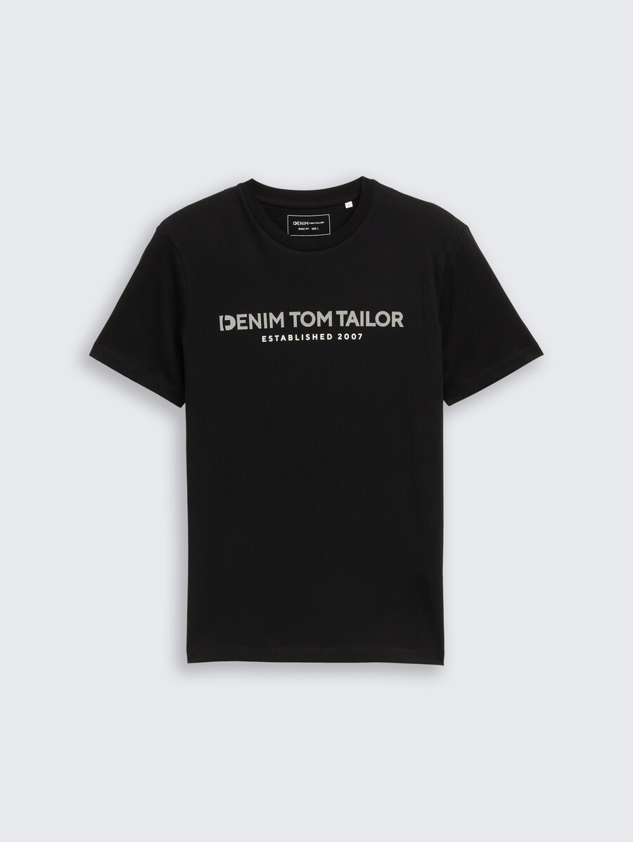 camiseta básica con estampado de logo