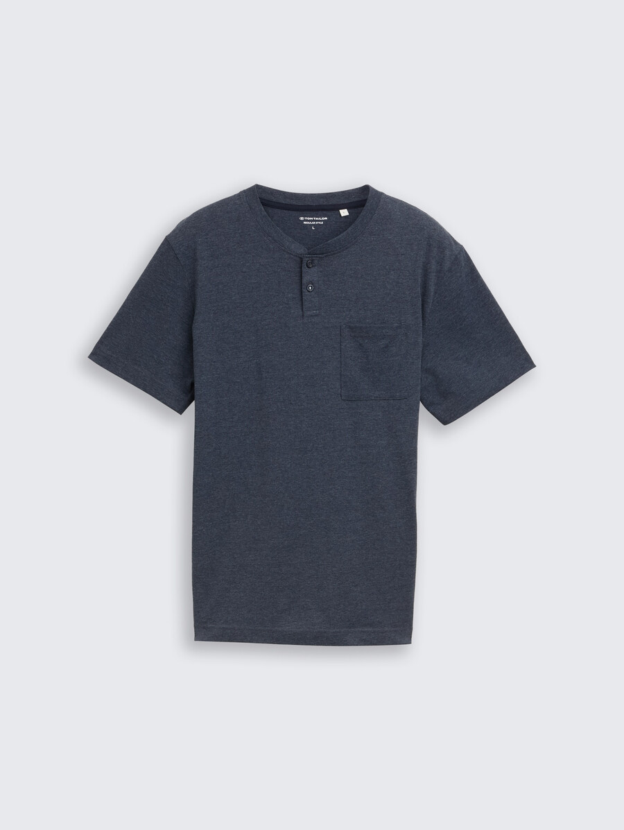 camiseta henley con bolsillo en el pecho