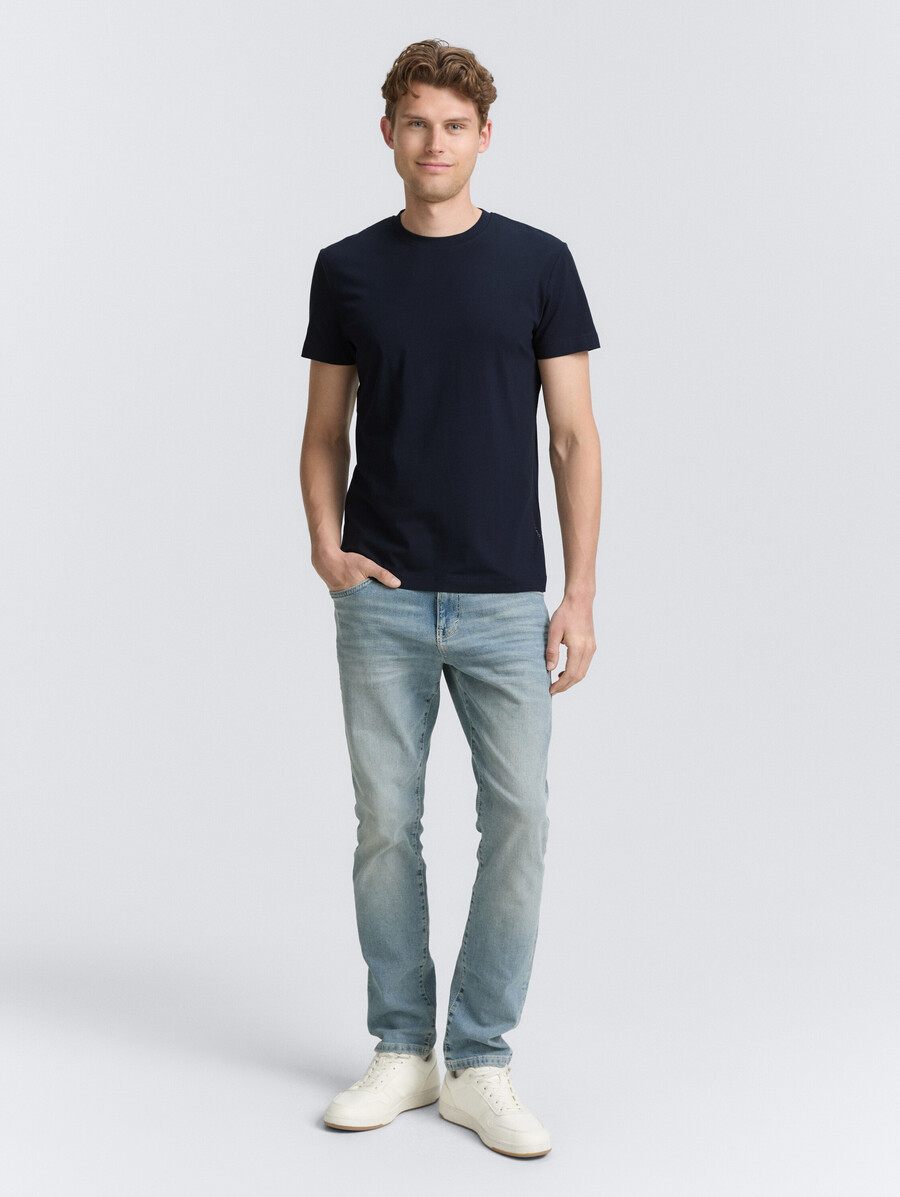 camiseta slim fit con elástico