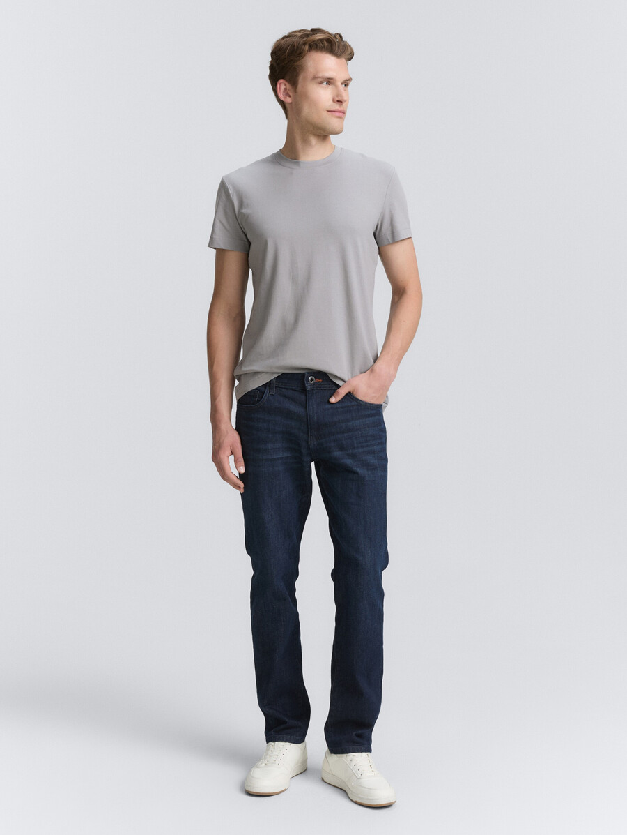 camiseta slim fit con elástico