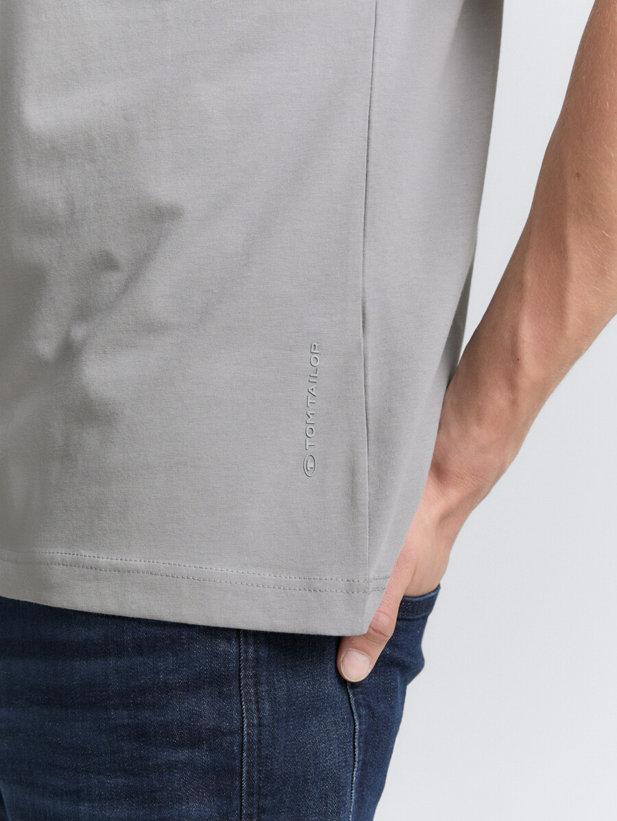 camiseta slim fit con elástico