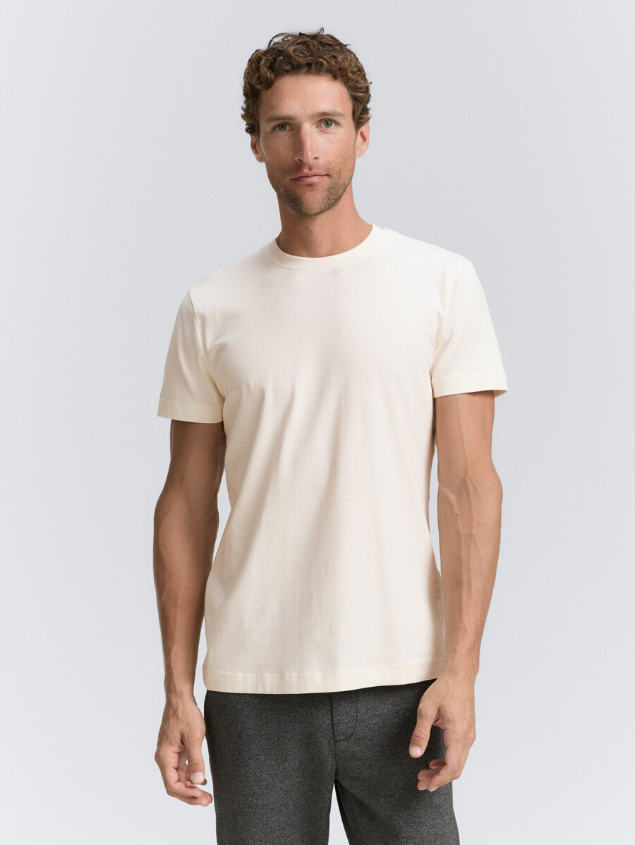 camiseta slim fit con elástico