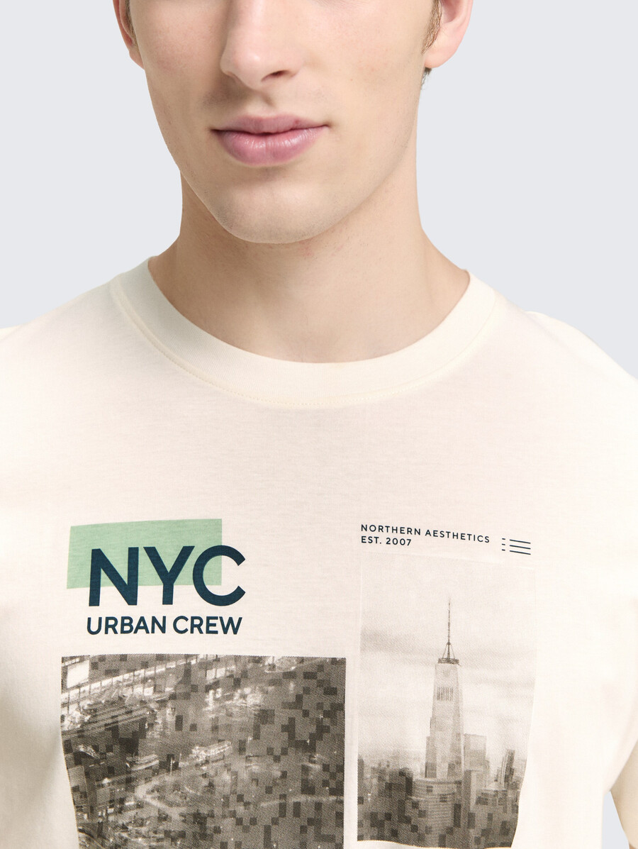 camiseta con estampado fotográfico