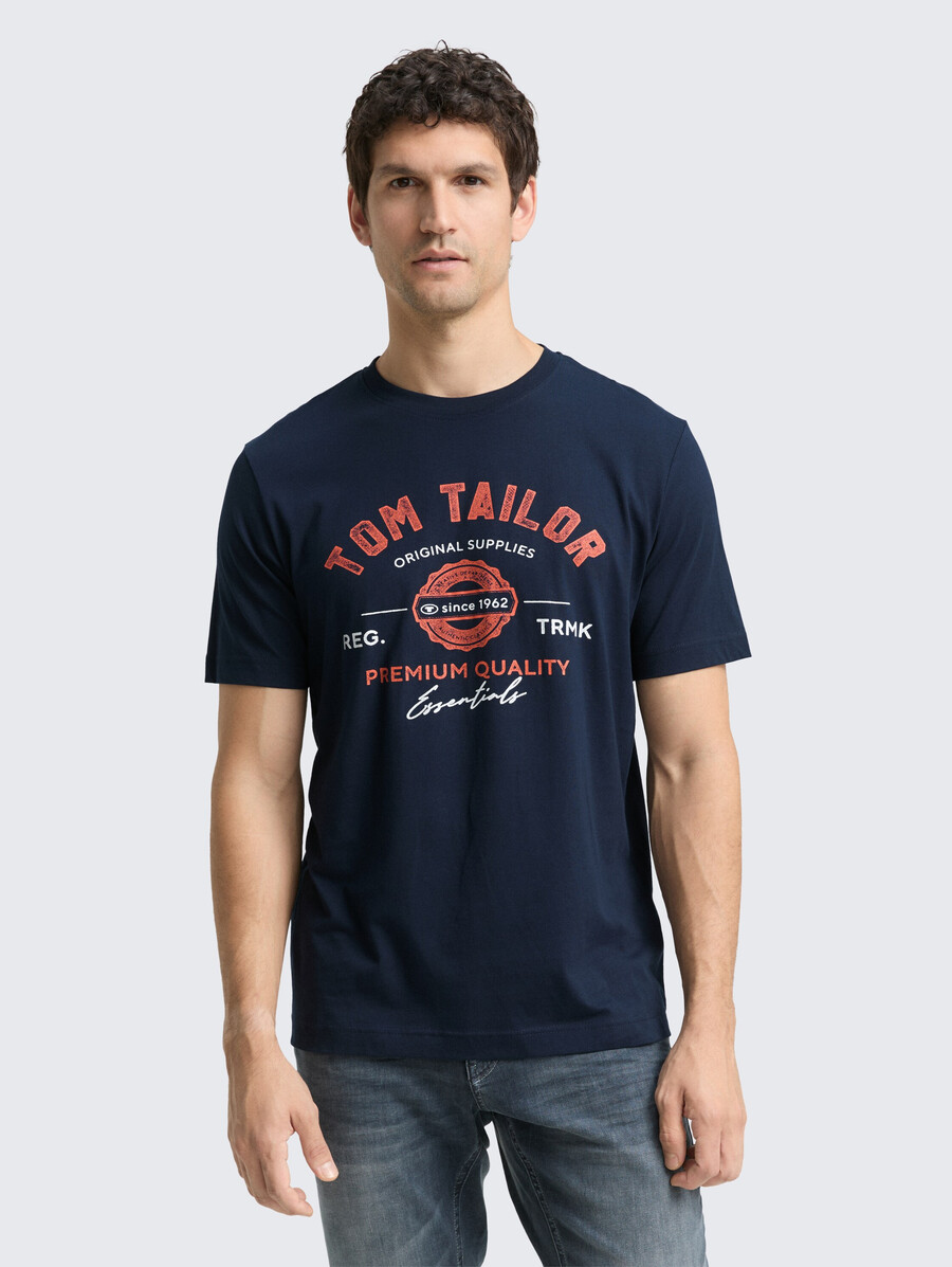 camiseta con estampado de logotipo