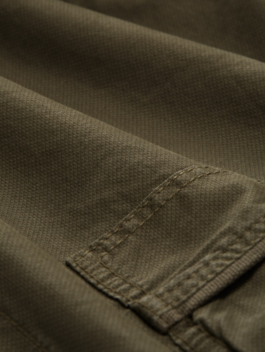 pantalones cortos cargo con bolsillos