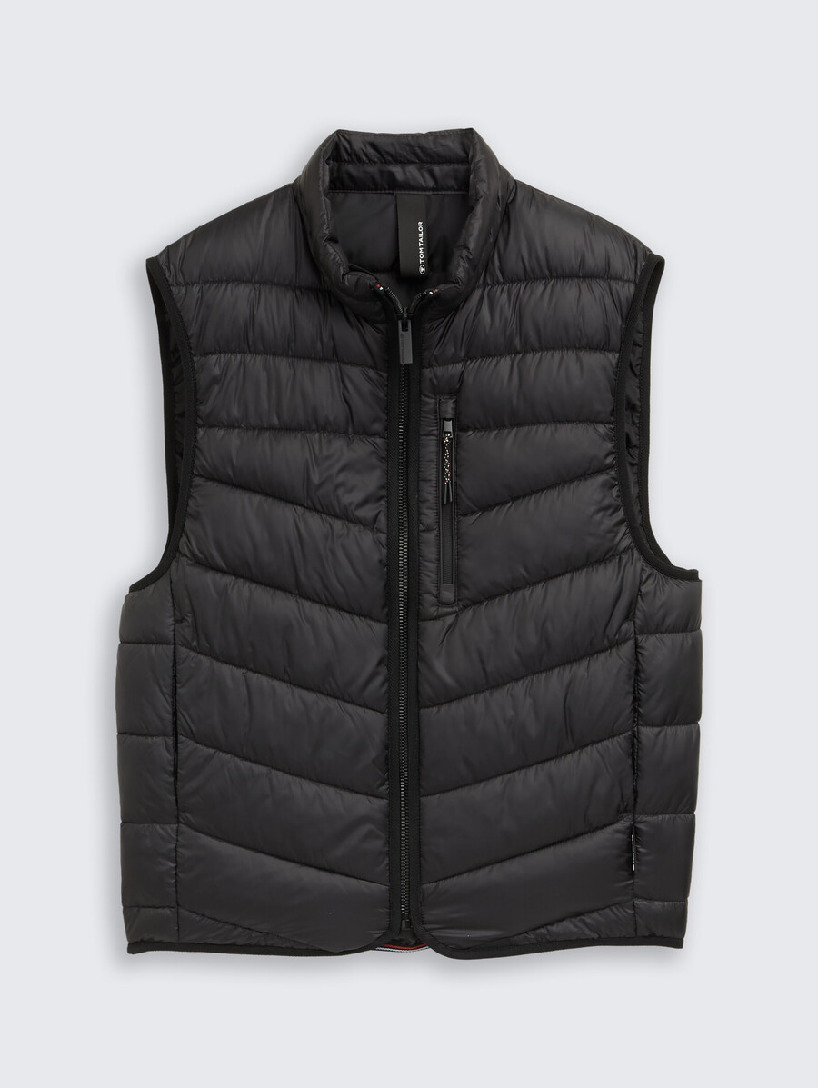 chaleco acolchado ligero con cuello alto