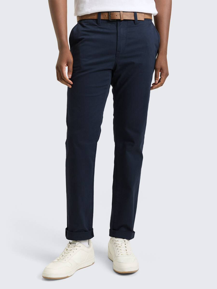 pantalones chinos de corte entallado con cinturón