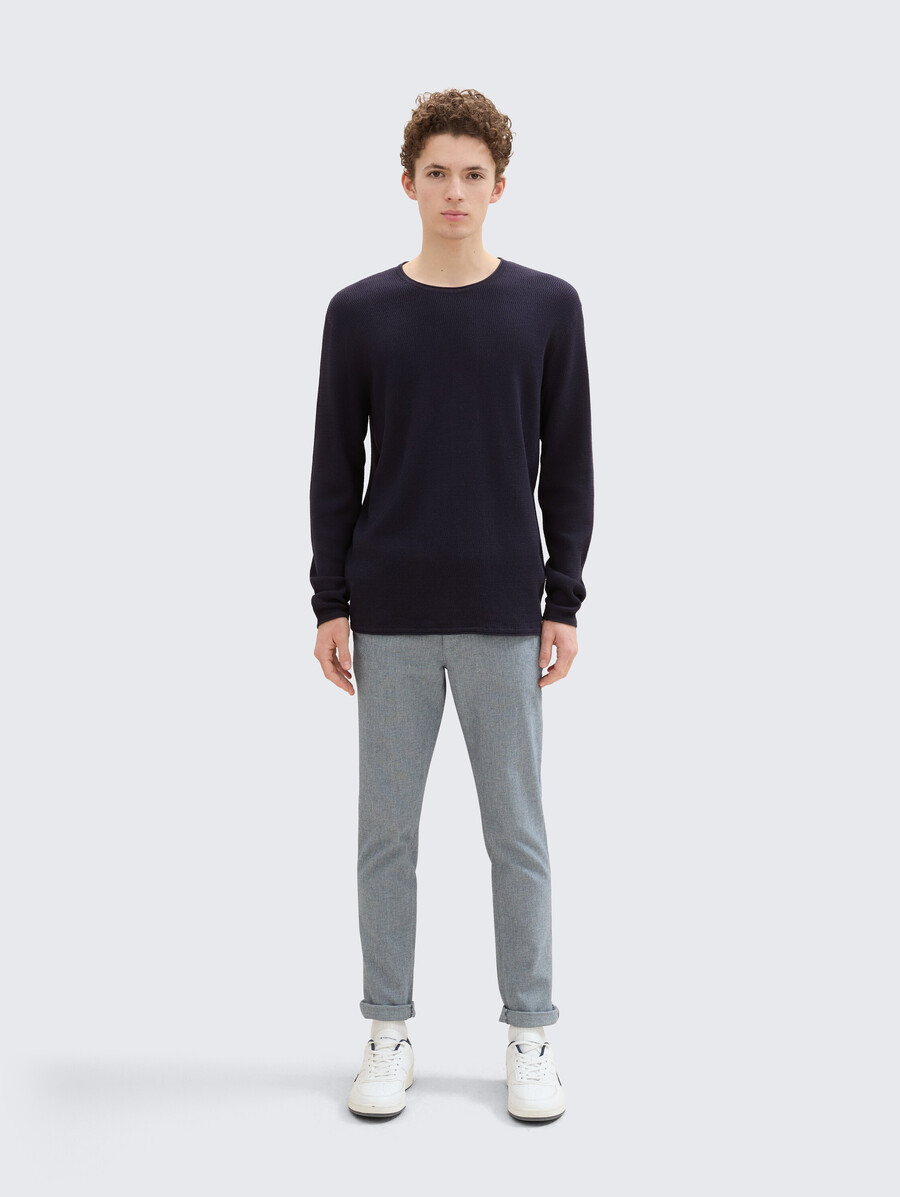pantalones chinos de corte recto con cinturón