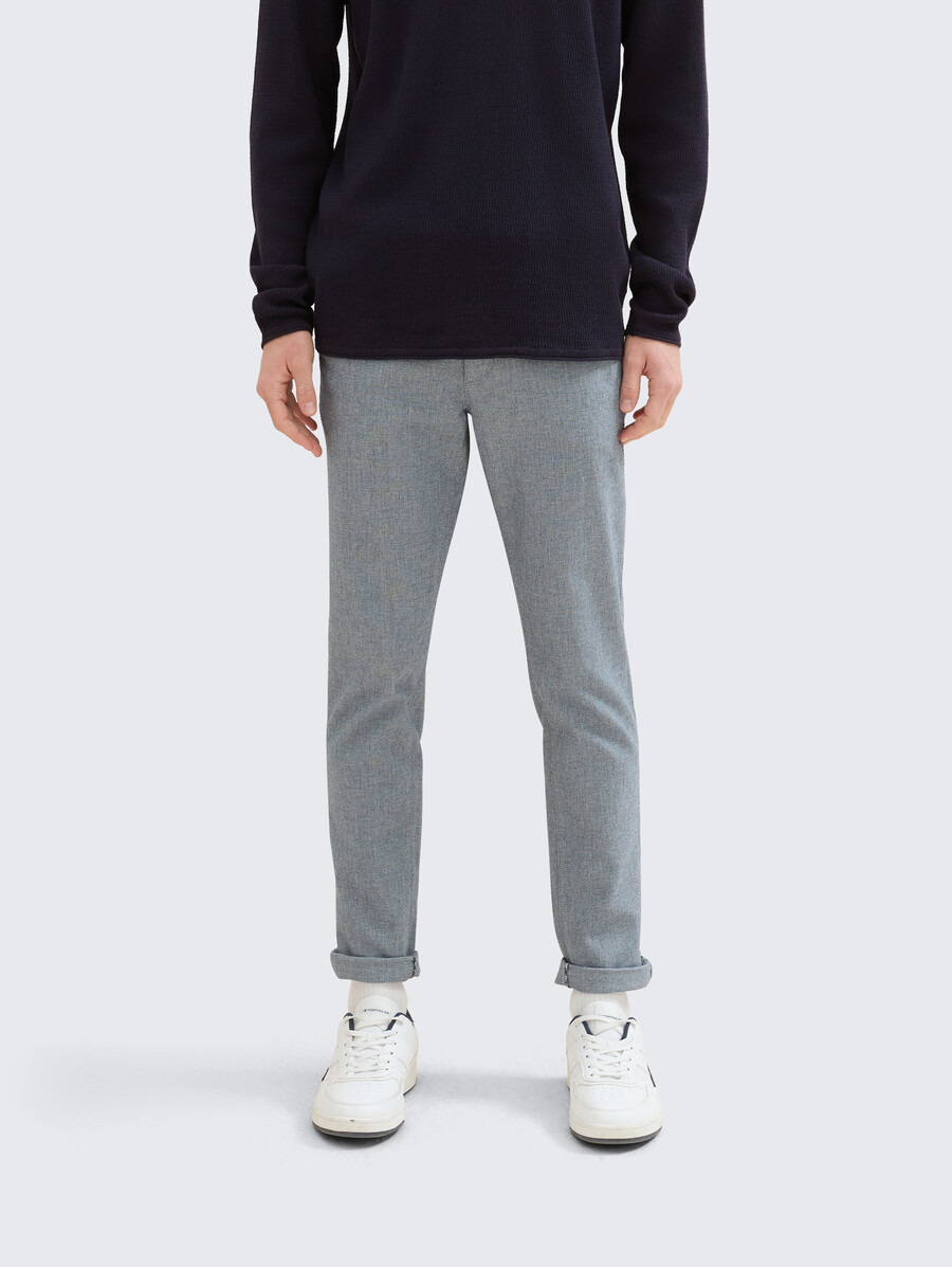 pantalones chinos de corte recto con cinturón