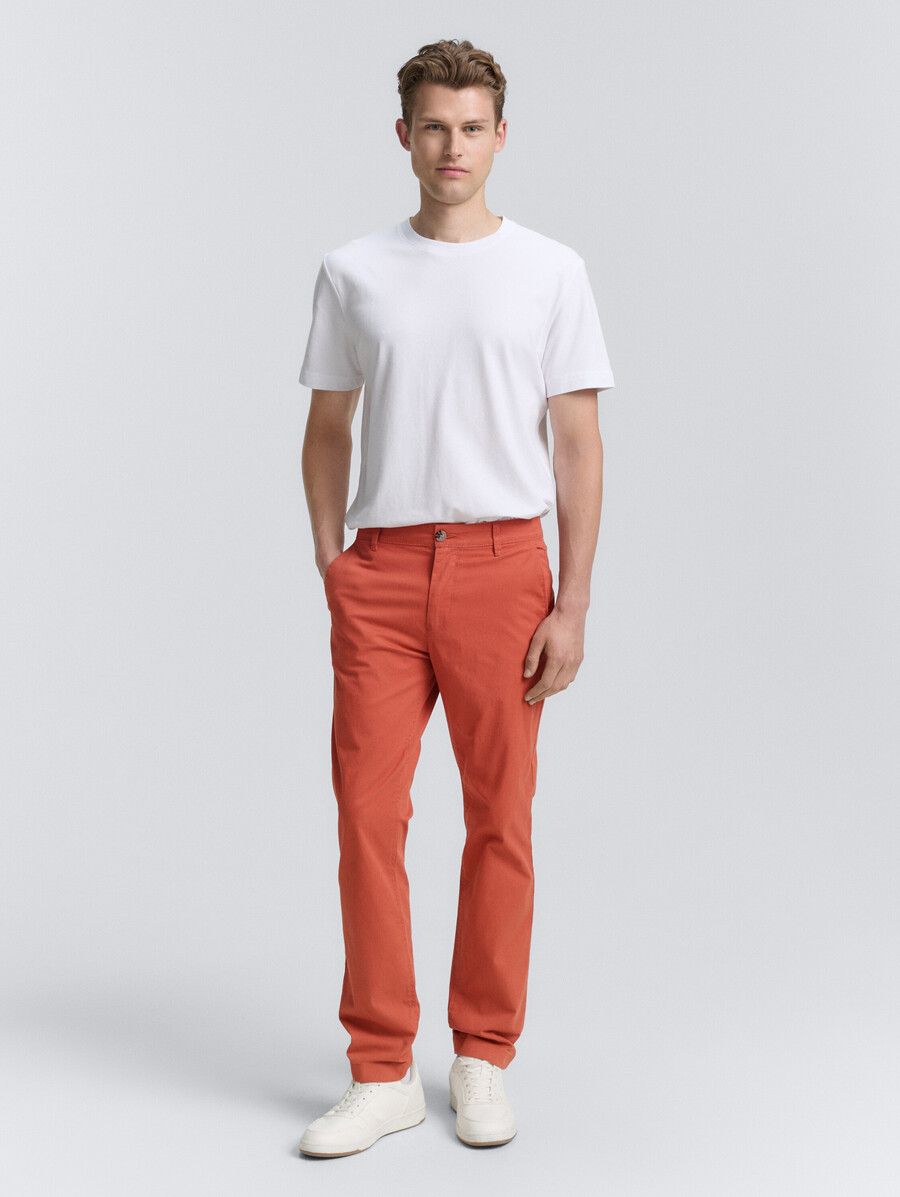 pantalones chinos de corte regular