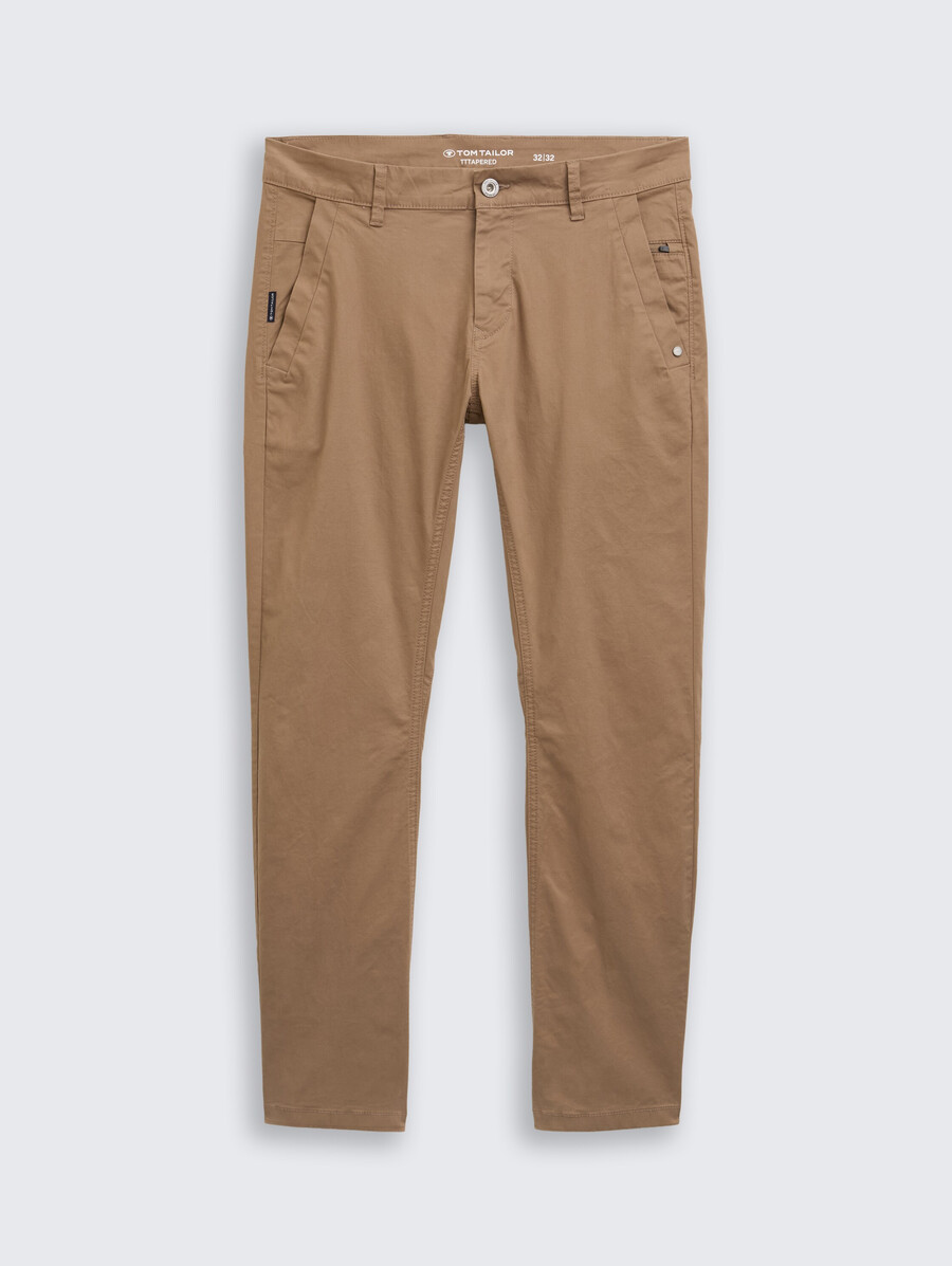pantalones chinos cónicos