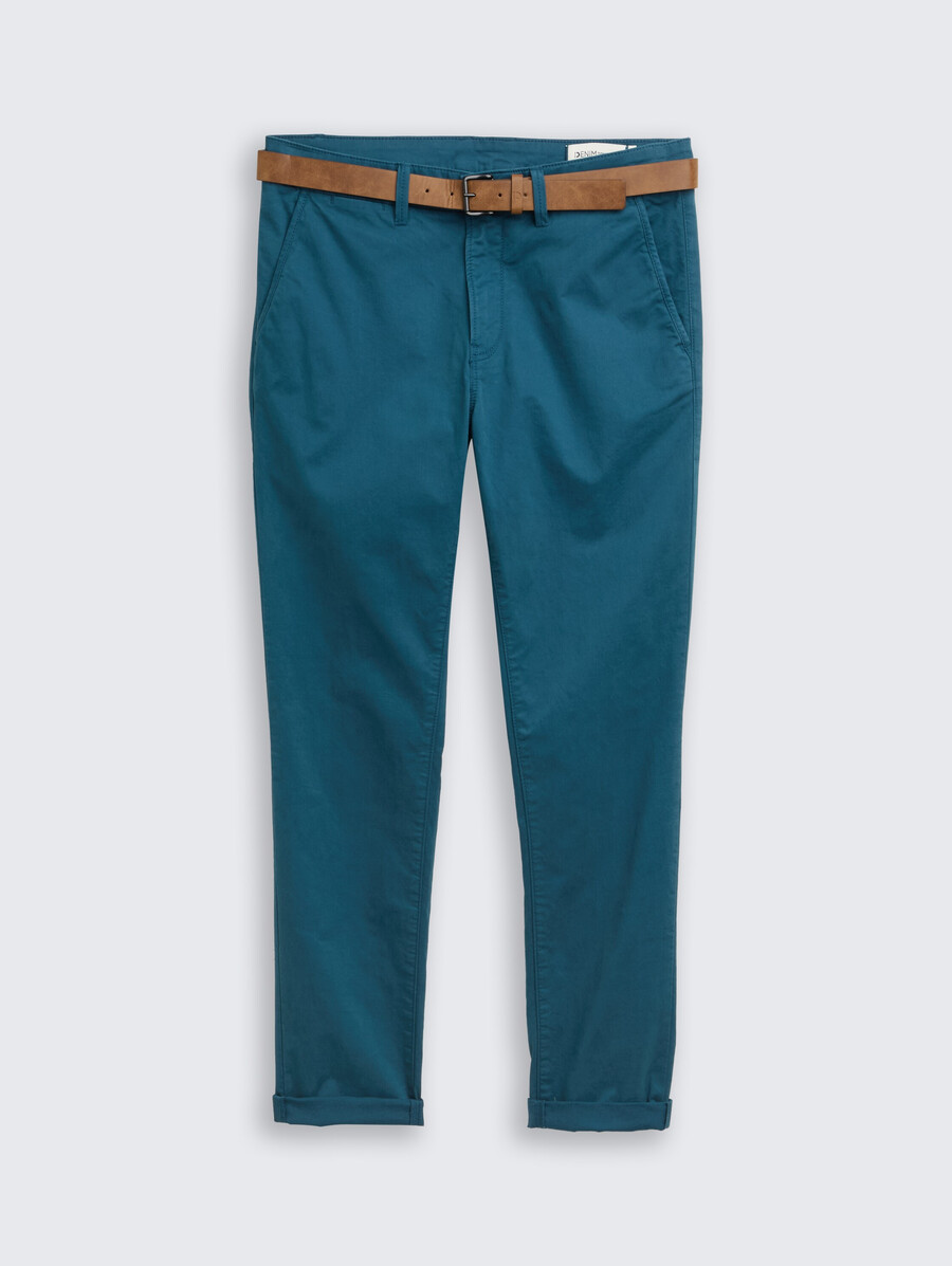 pantalones chinos ajustados con cinturón