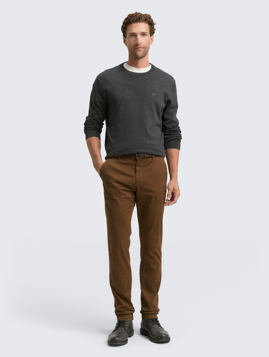 tttravis slim chino con cinturón