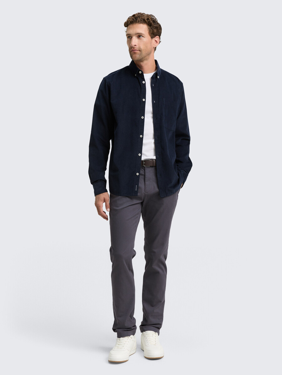 tttravis slim chino con cinturón