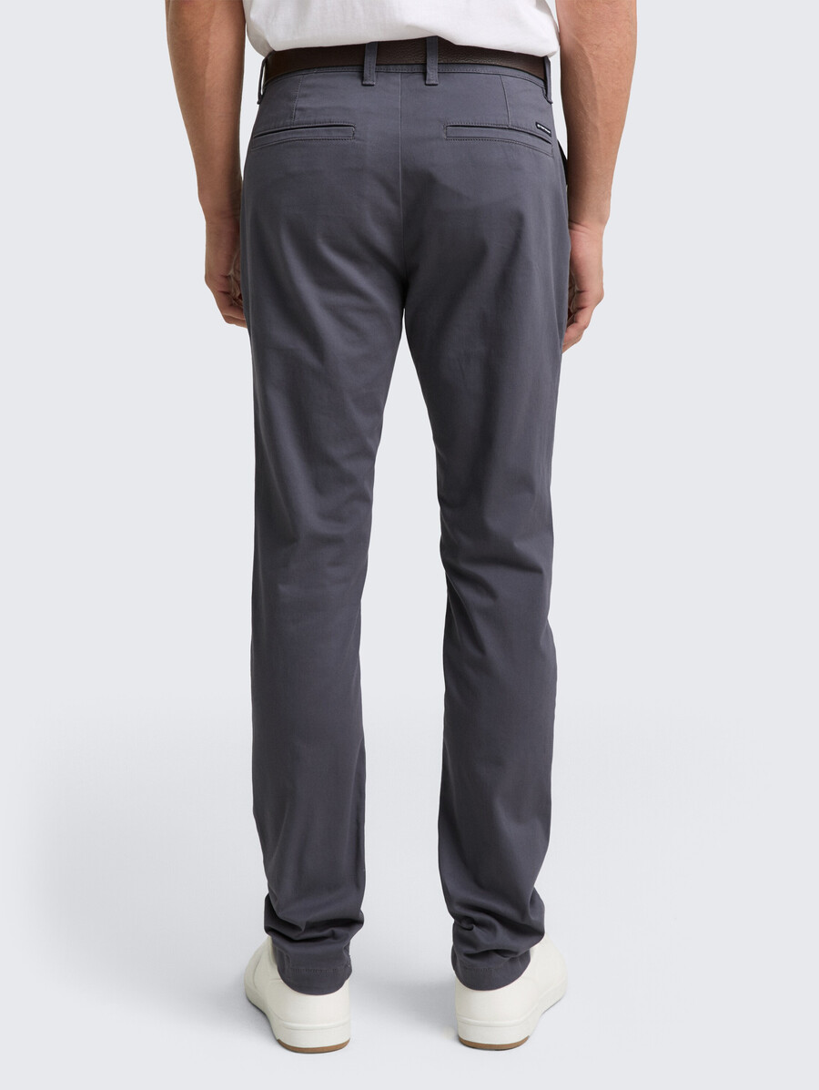tttravis slim chino con cinturón