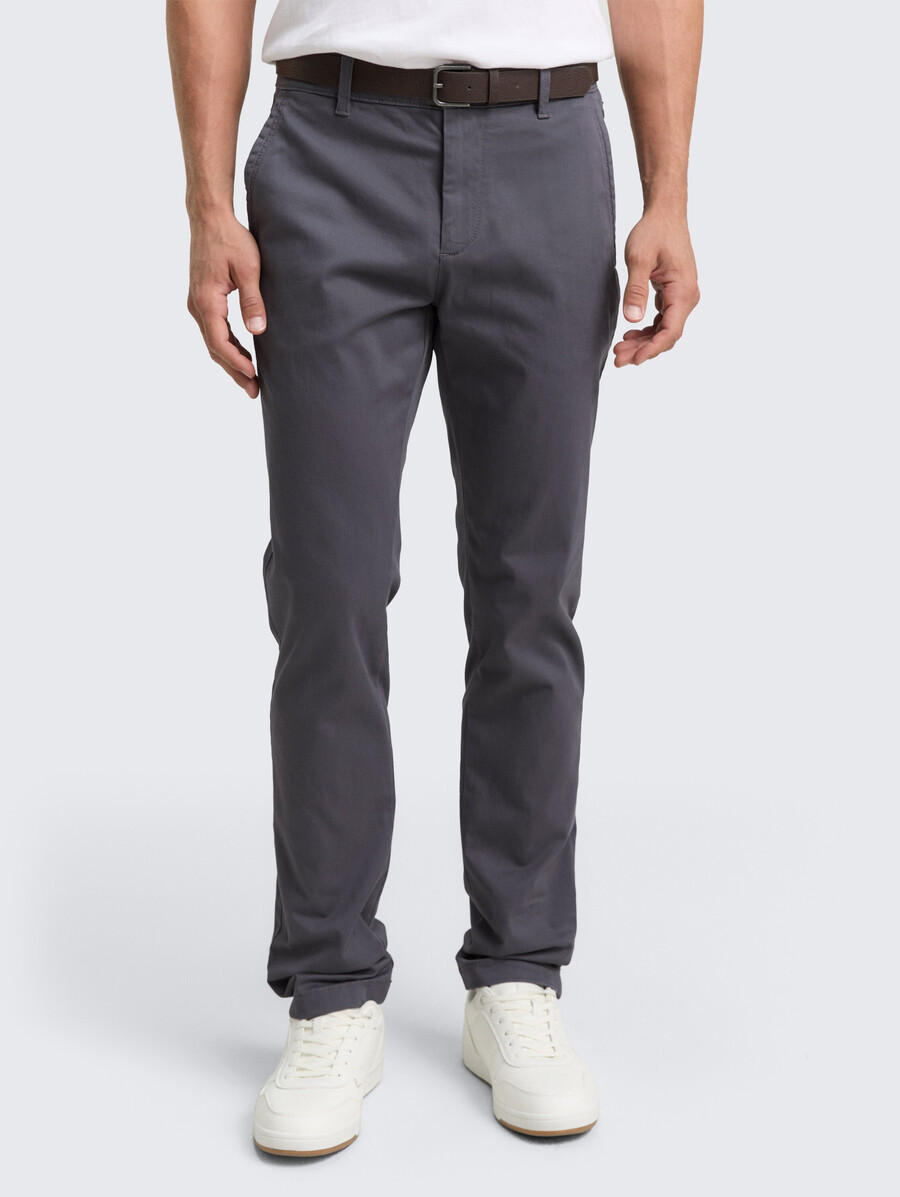 tttravis slim chino con cinturón