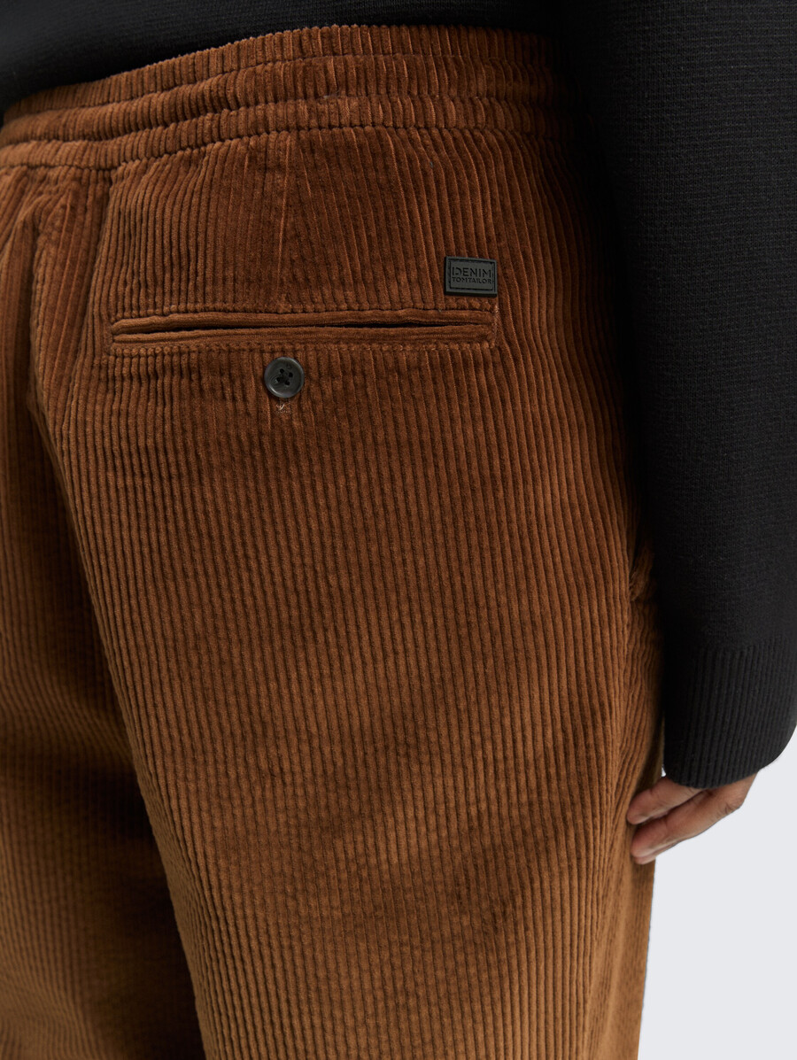 pantalones chinos ttrelaxed de pana