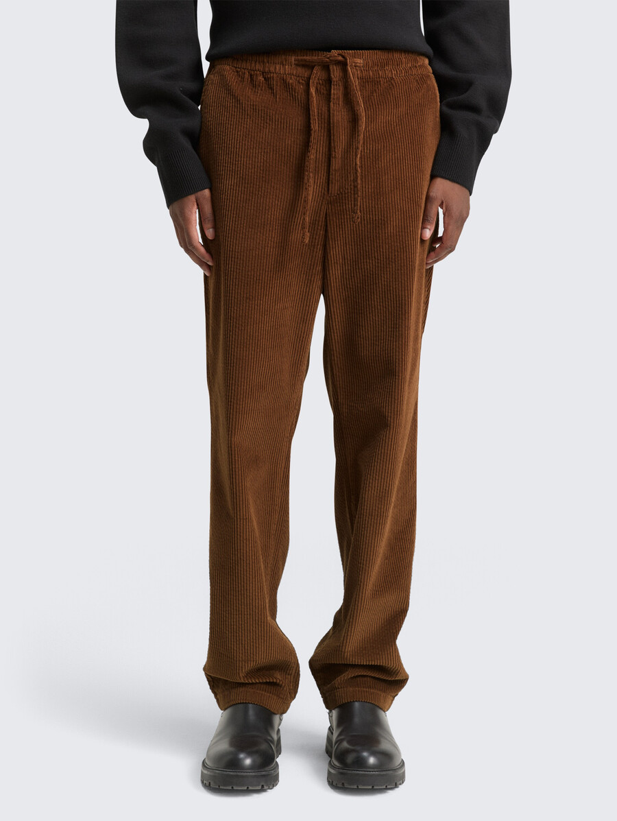 pantalones chinos ttrelaxed de pana