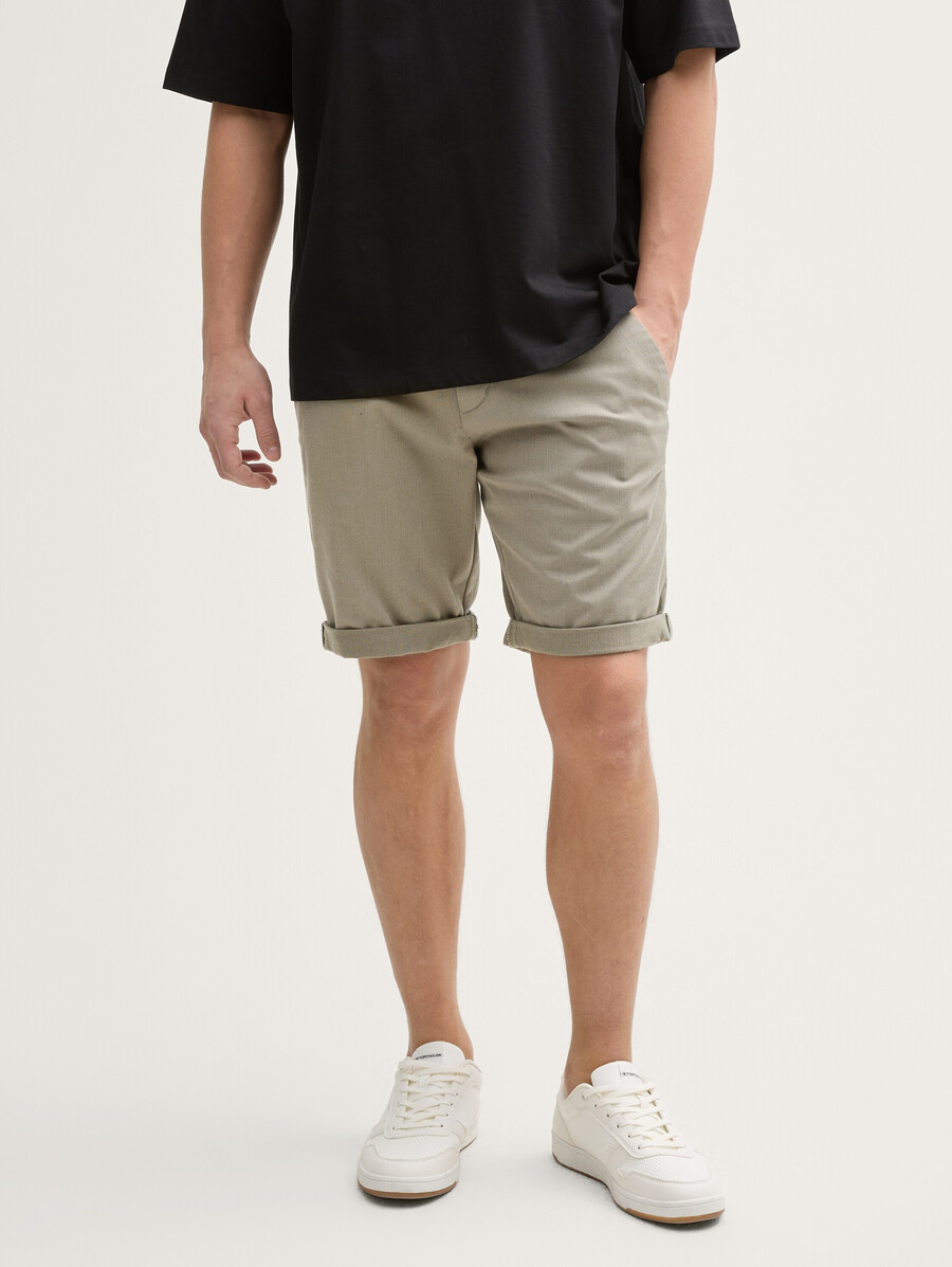 pantalones cortos chinos de corte regular con cinturón