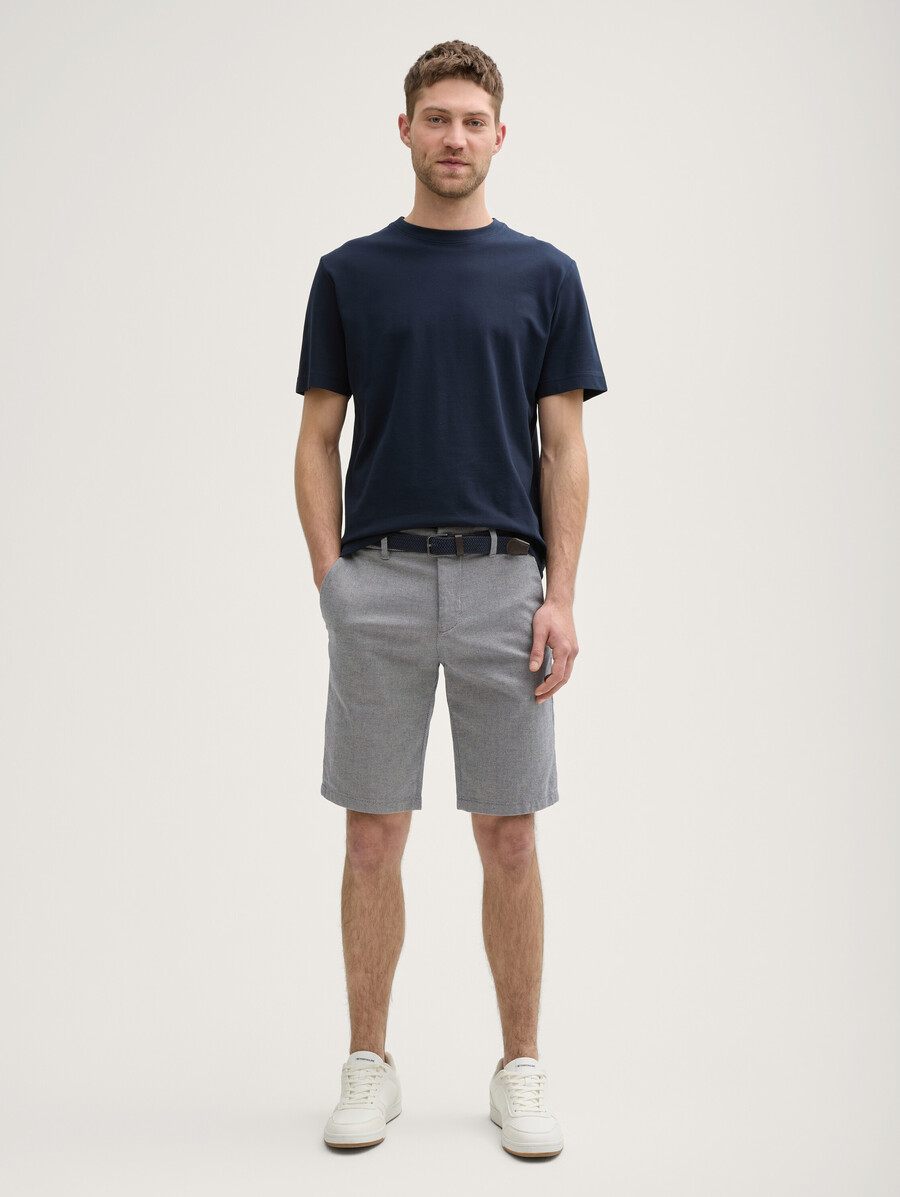 pantalones cortos chinos ajustados y elásticos con cinturón