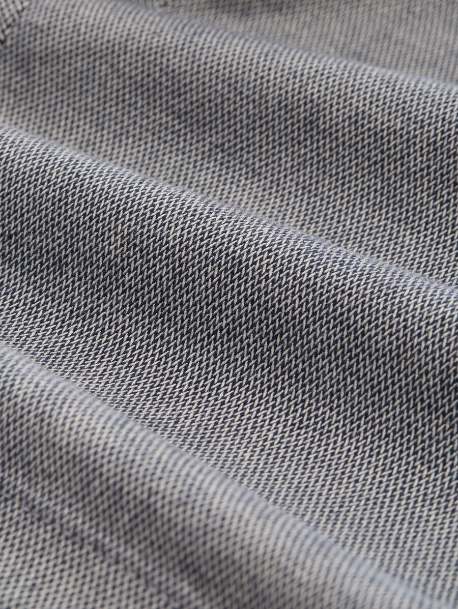 pantalones cortos chinos ajustados y elásticos con cinturón
