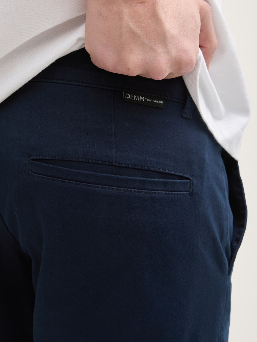 pantalones cortos chinos de corte regular