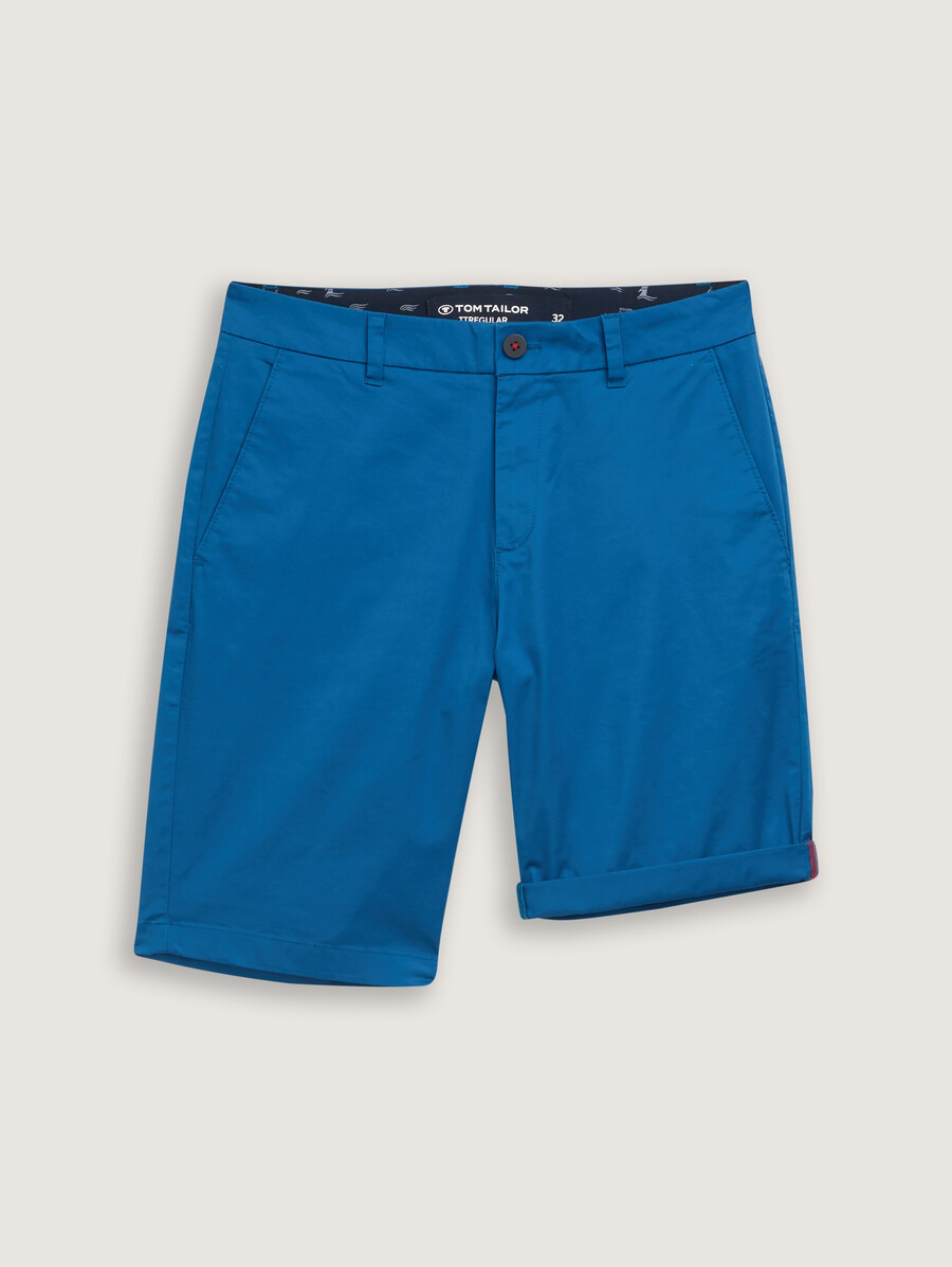 pantalones cortos chinos ligeros y regulares