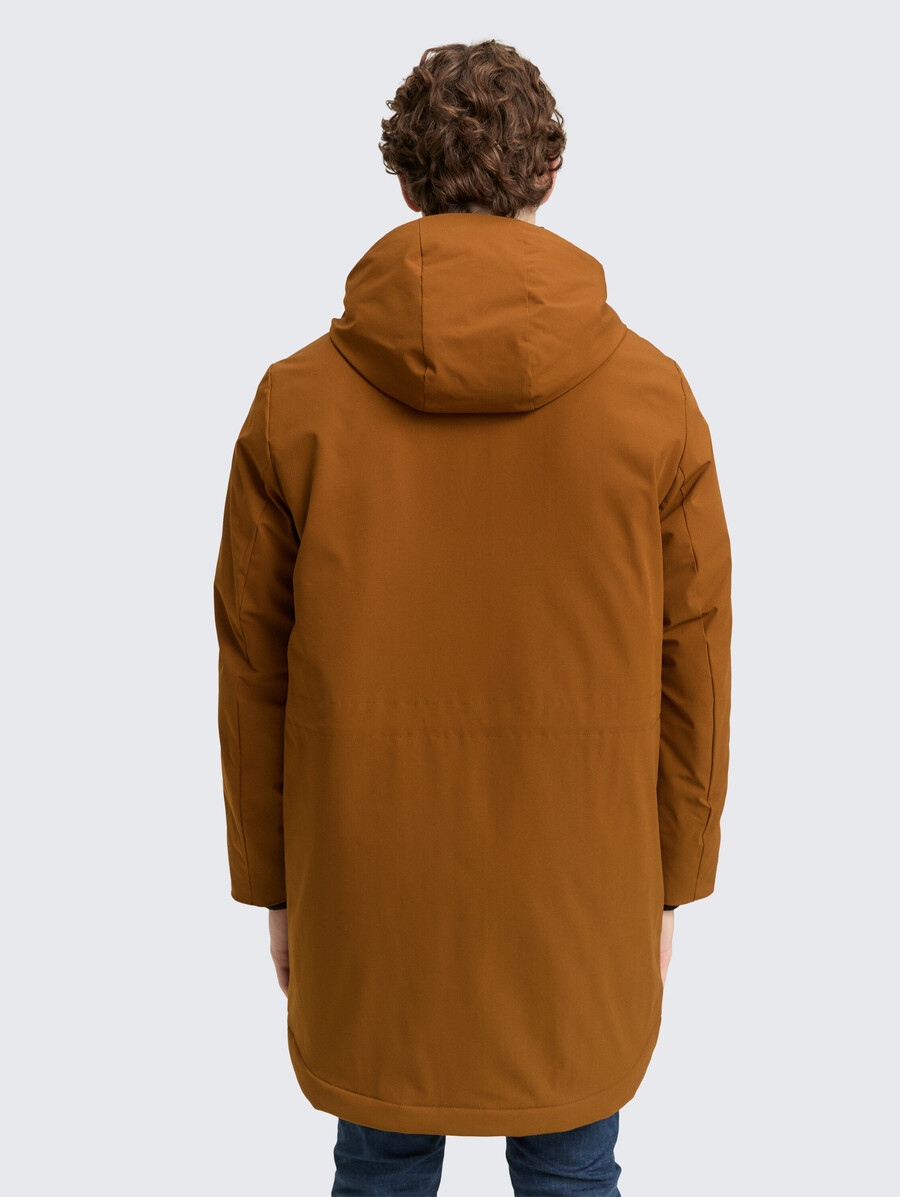parka con función repelente al agua