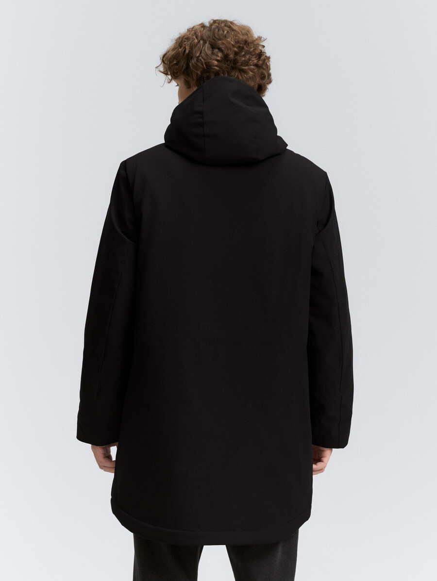 parka con función repelente al agua