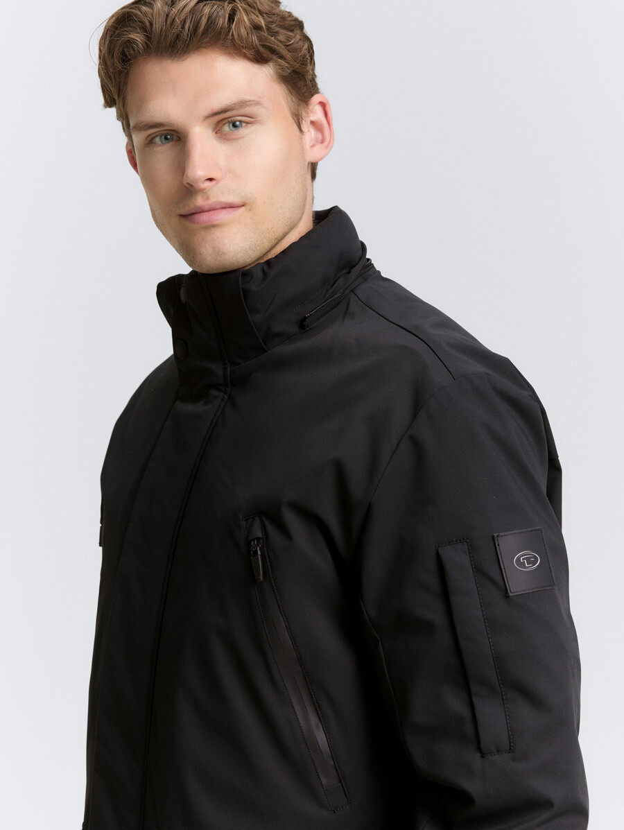 parka tt.pro.tech con capucha desmontable