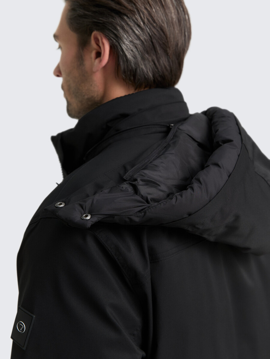 parka ártica con capucha desmontable