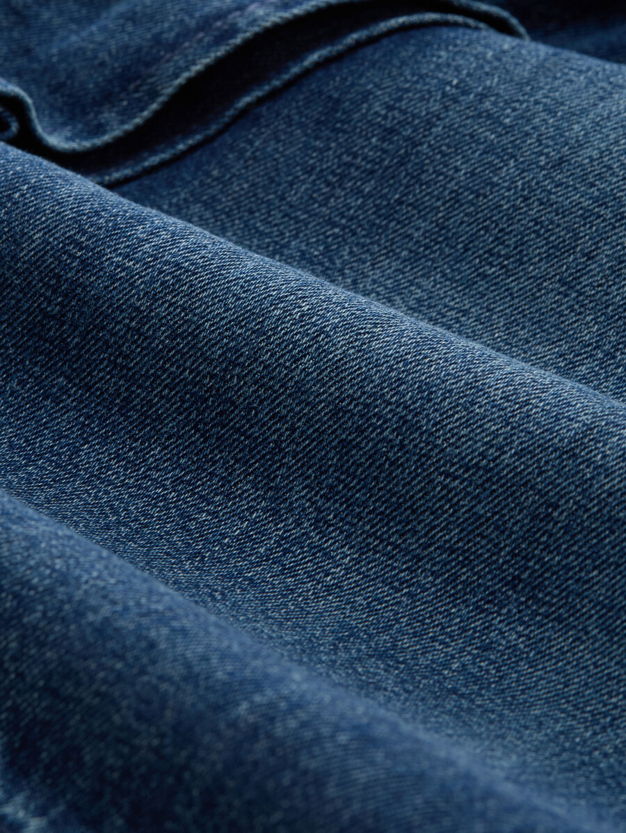 pantalones cortos vaqueros holgados por encima de la rodilla ttmorris