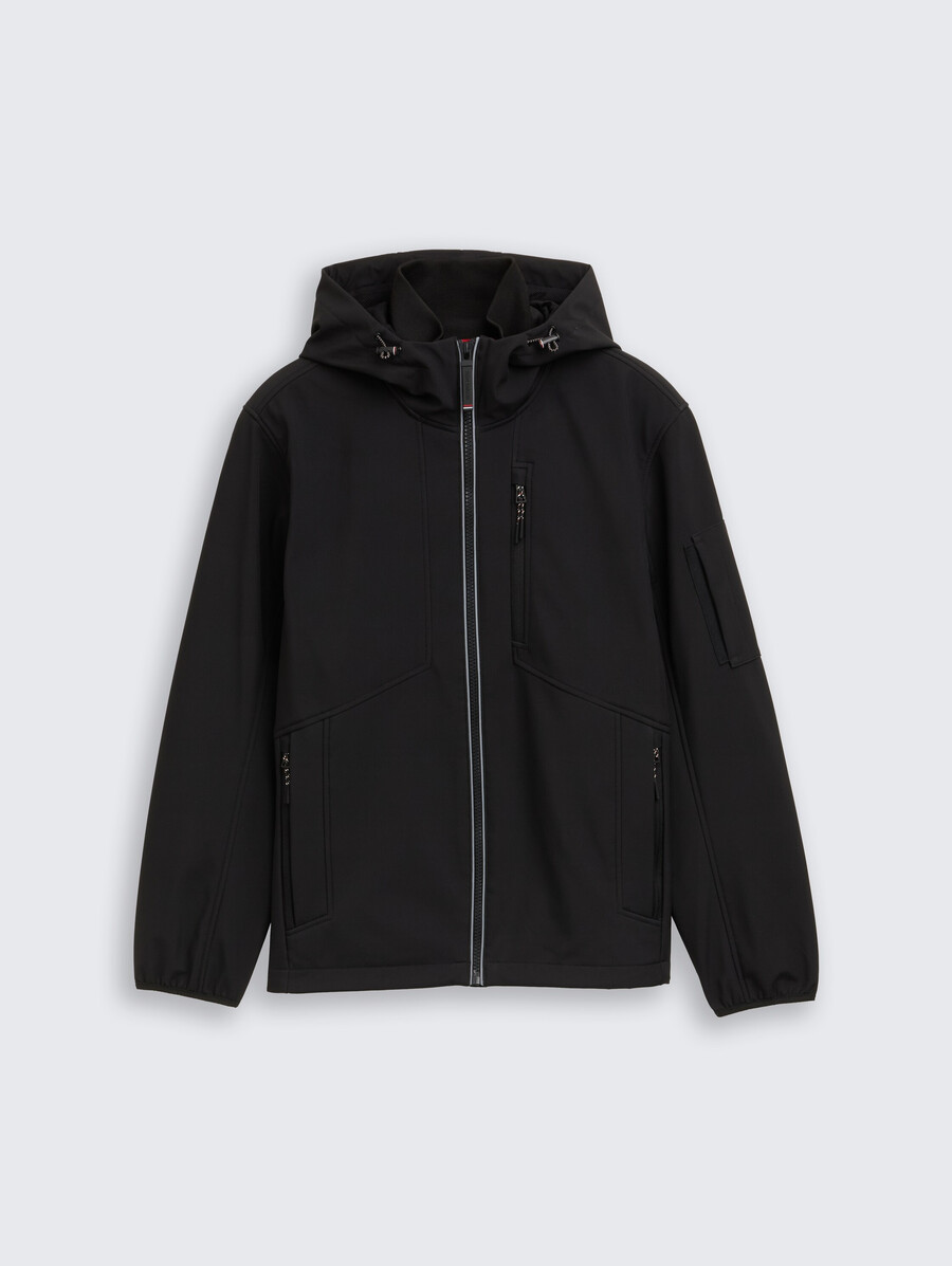 chaqueta softshell con capucha