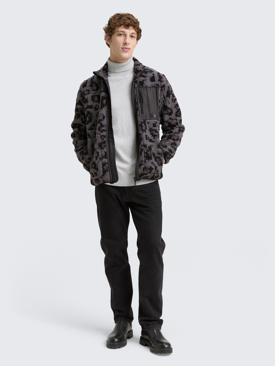 chaqueta de peluche con cuello alto