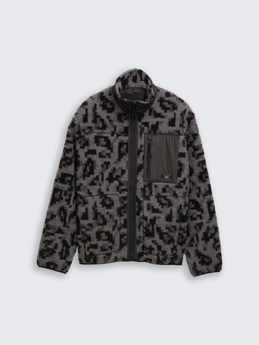 chaqueta de peluche con cuello alto