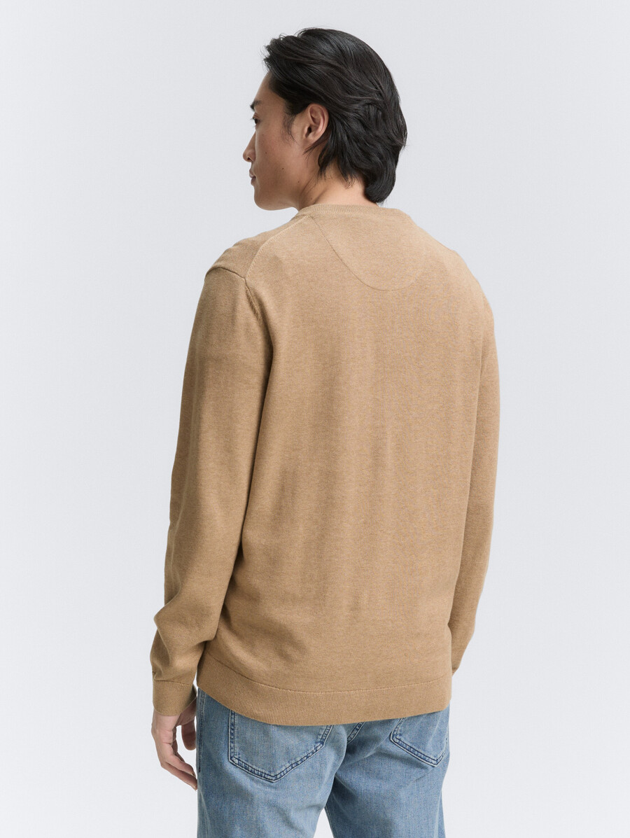 jersey de punto con cuello en v