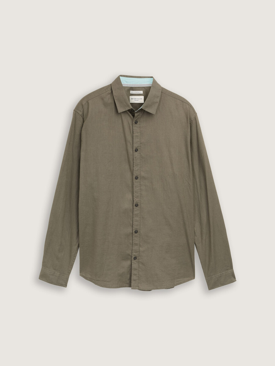 camisa de corte regular con contenido de lino