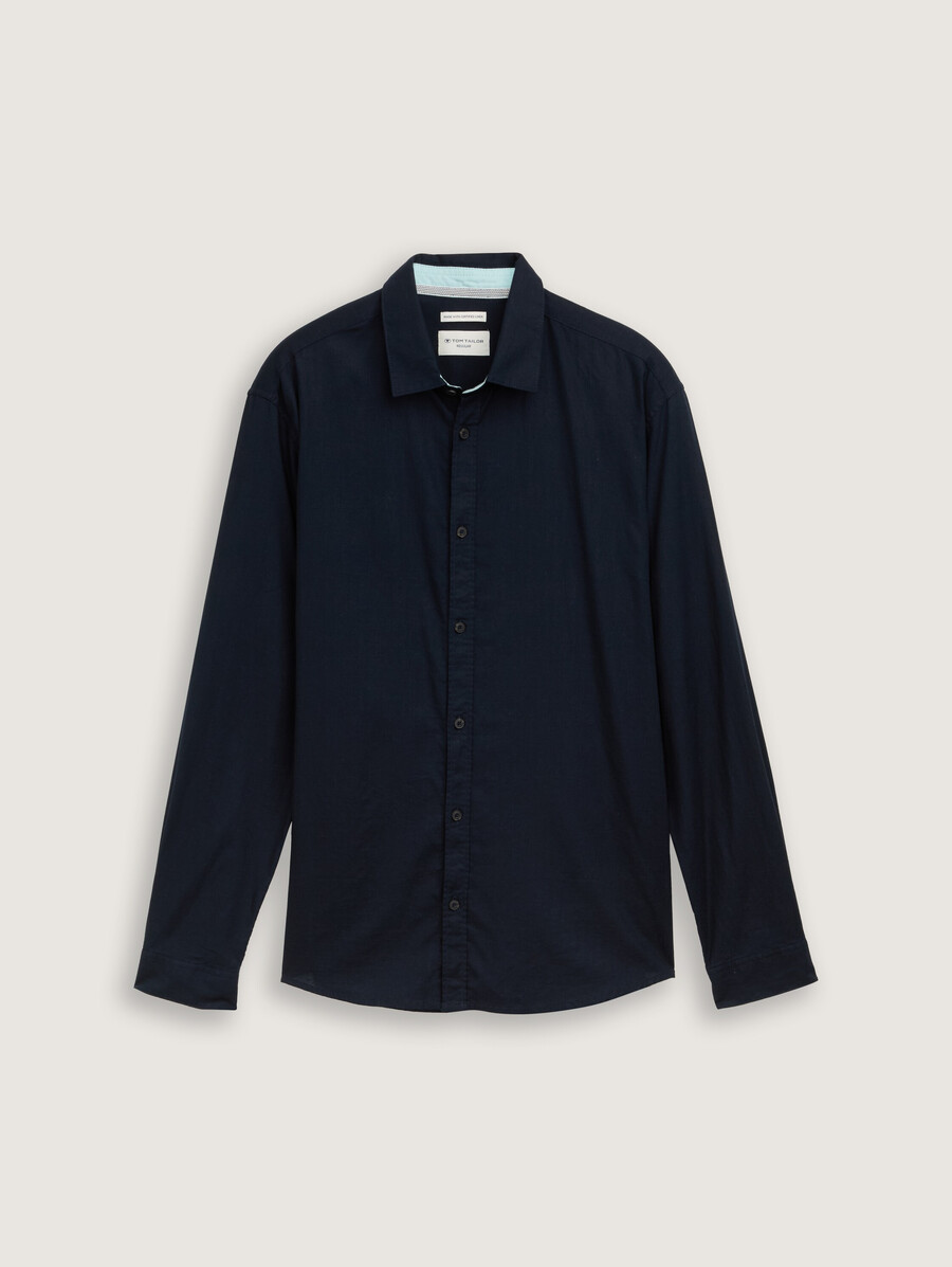 camisa de corte regular con contenido de lino