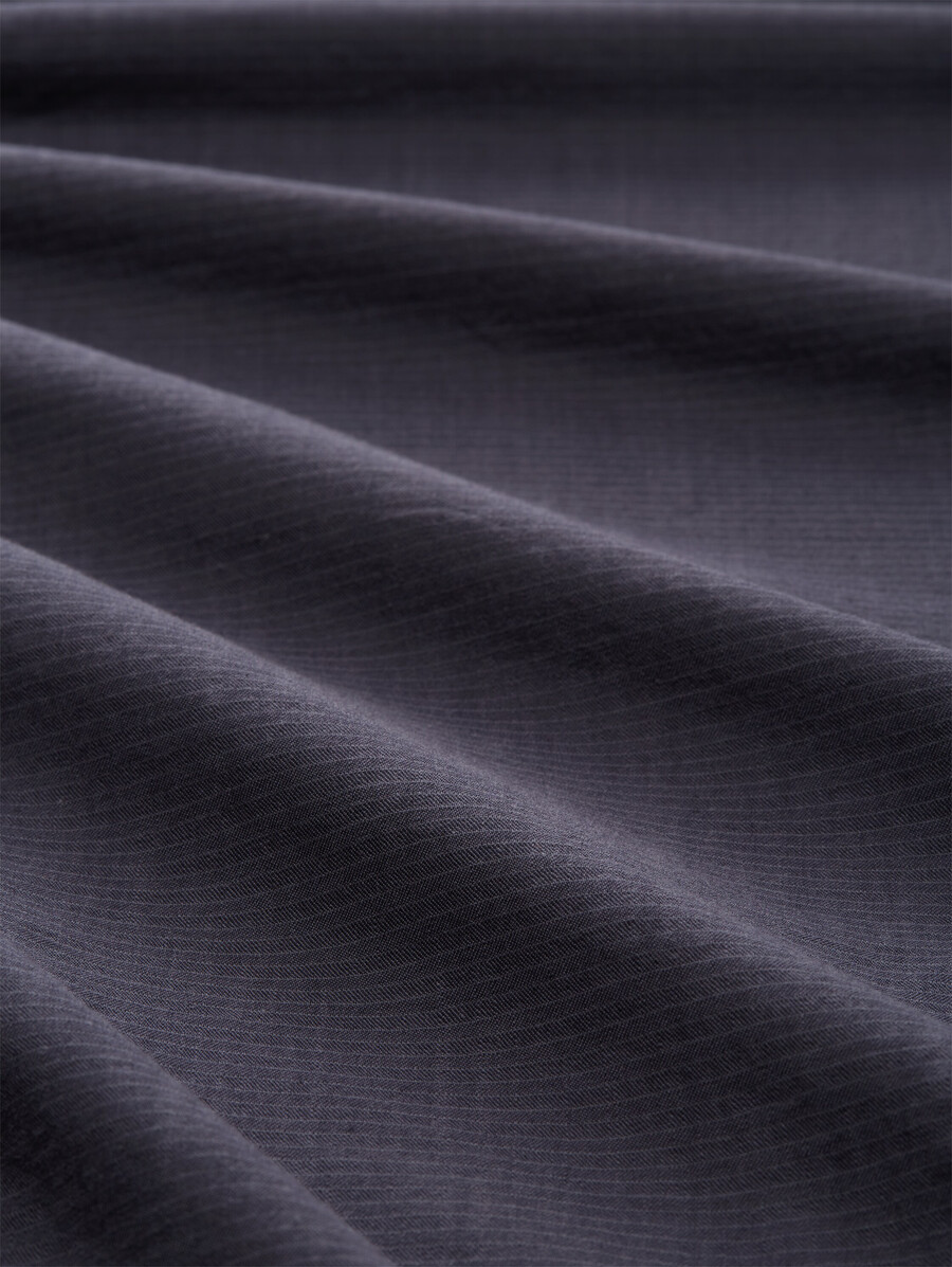 camisa básica con cuello alto