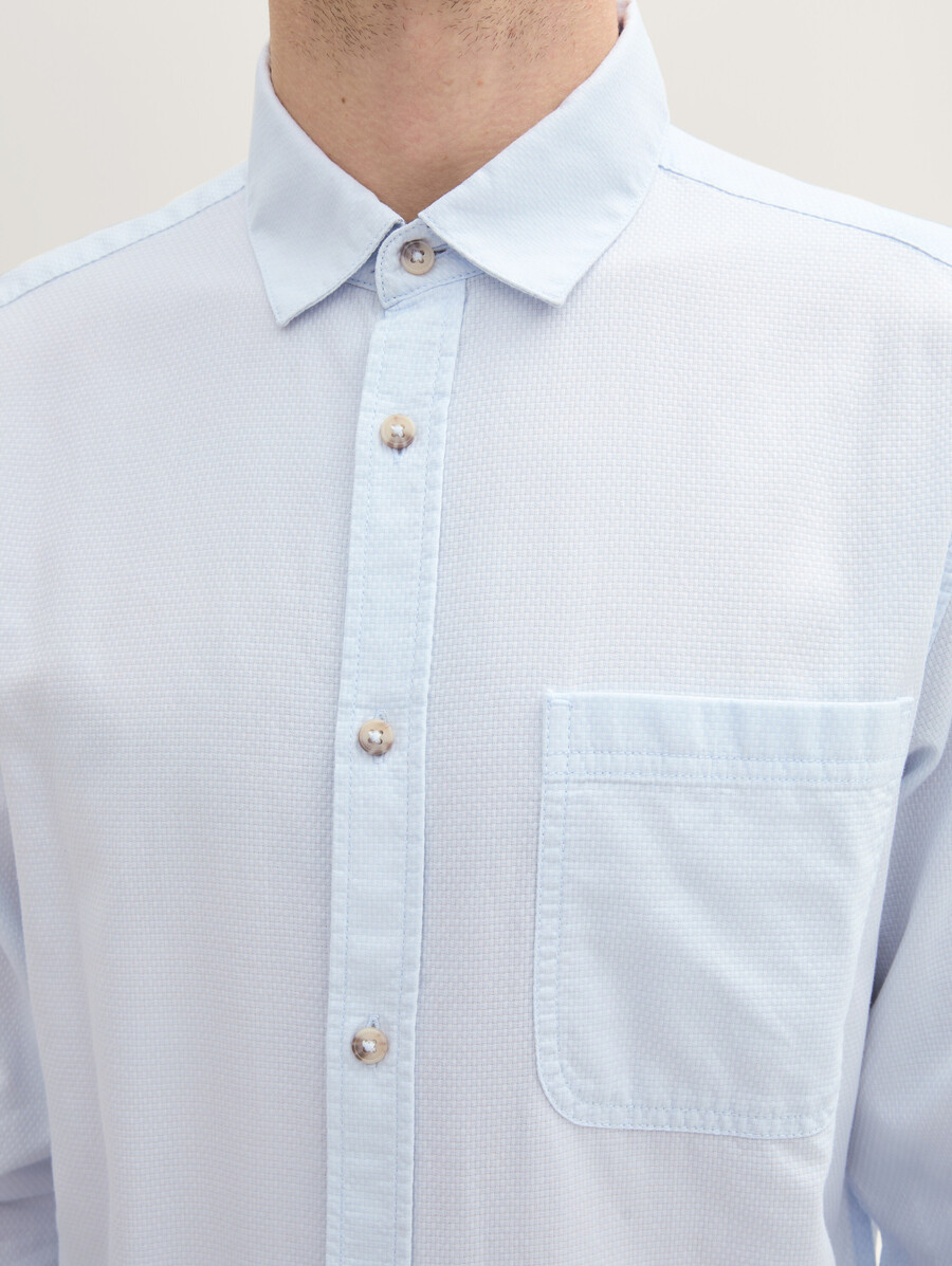 camisa estampada con bolsillo en el pecho