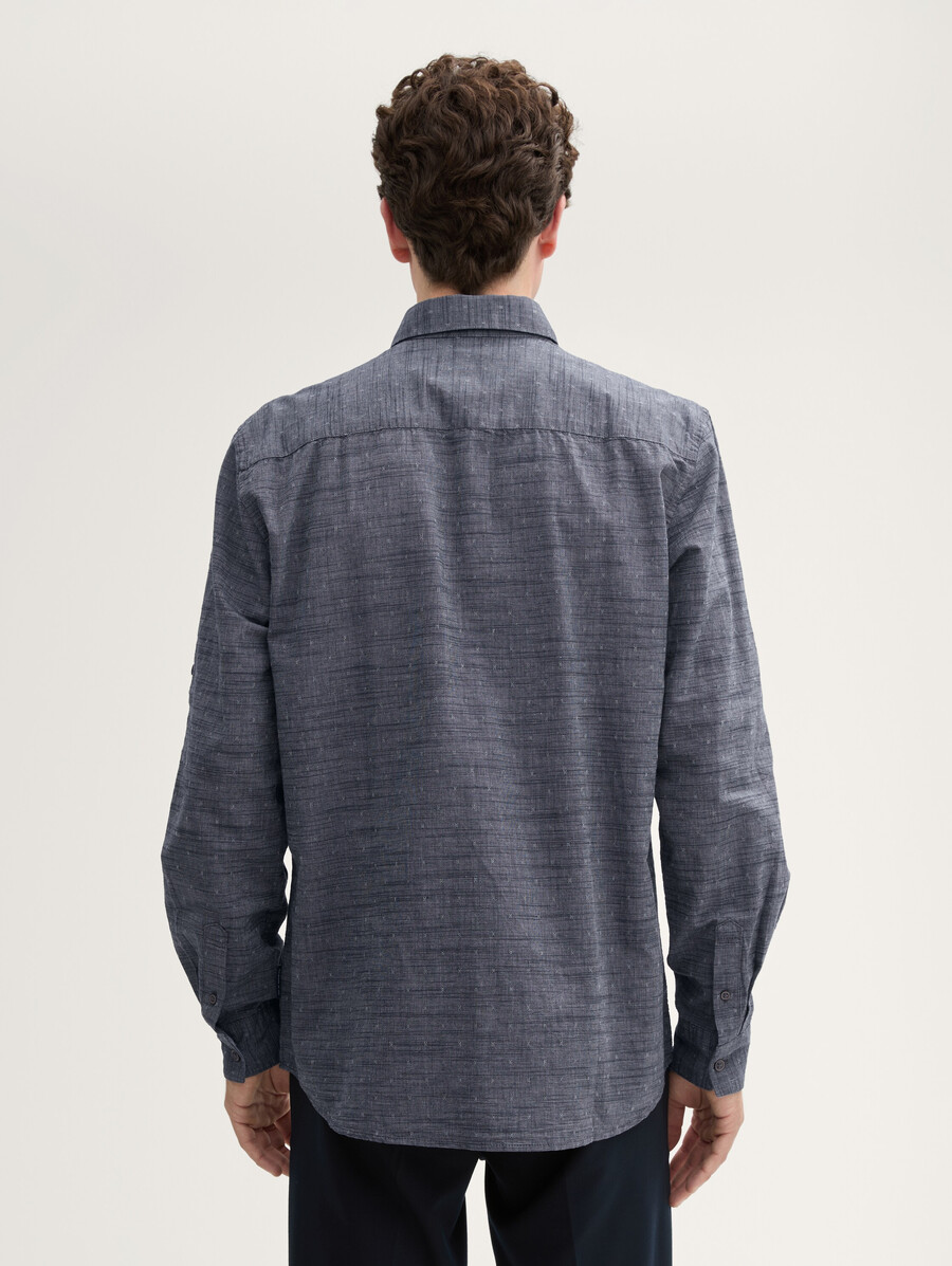 camisa de corte regular con función de dobladillo