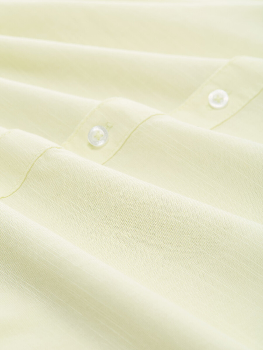 camisa de corte regular con bordado de logo