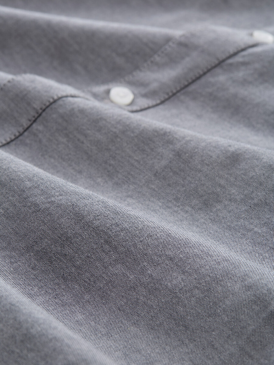 camisa oxford entallada con bolsillo en el pecho