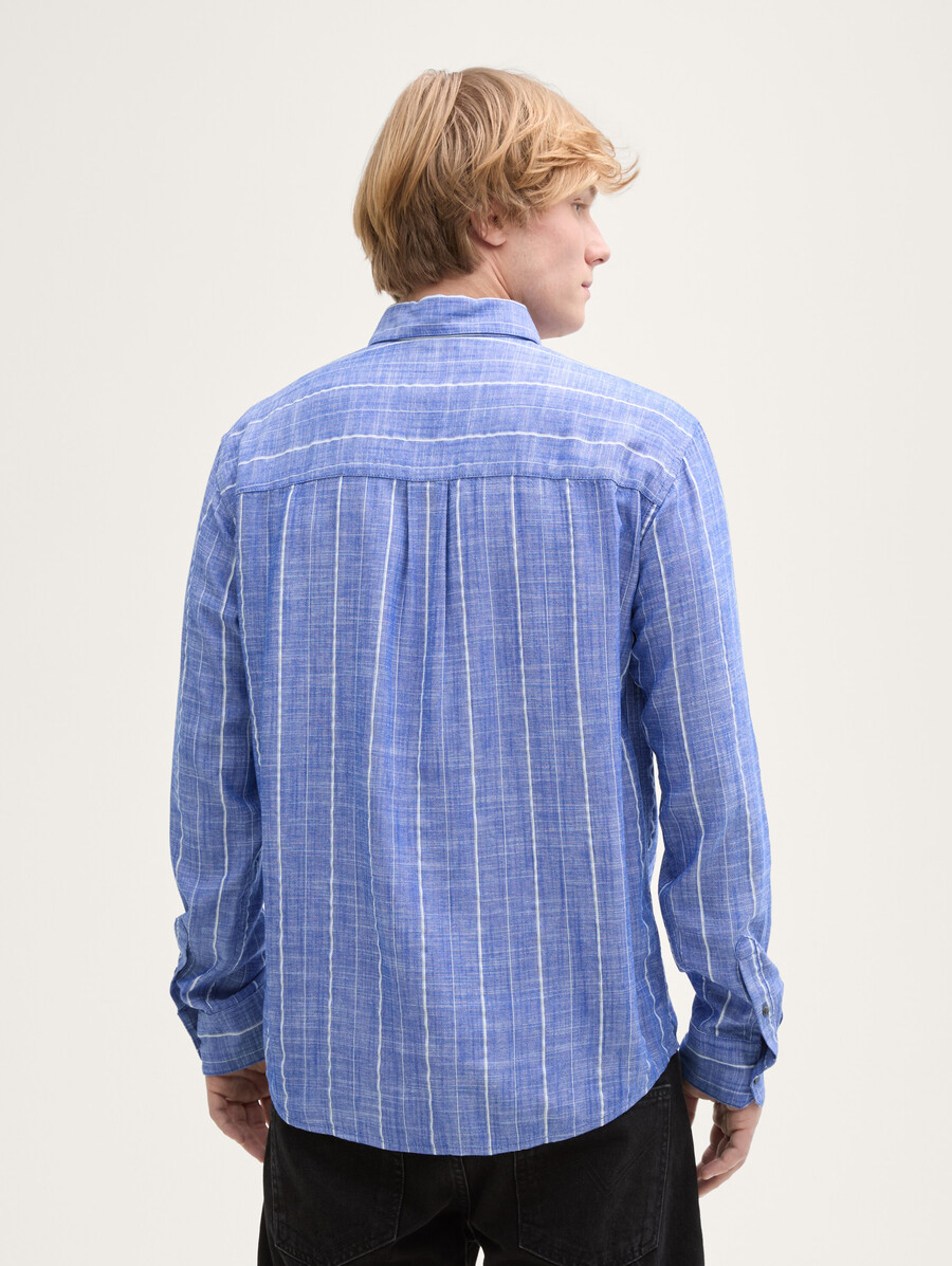 camisa de corte relajado con contenido de lino