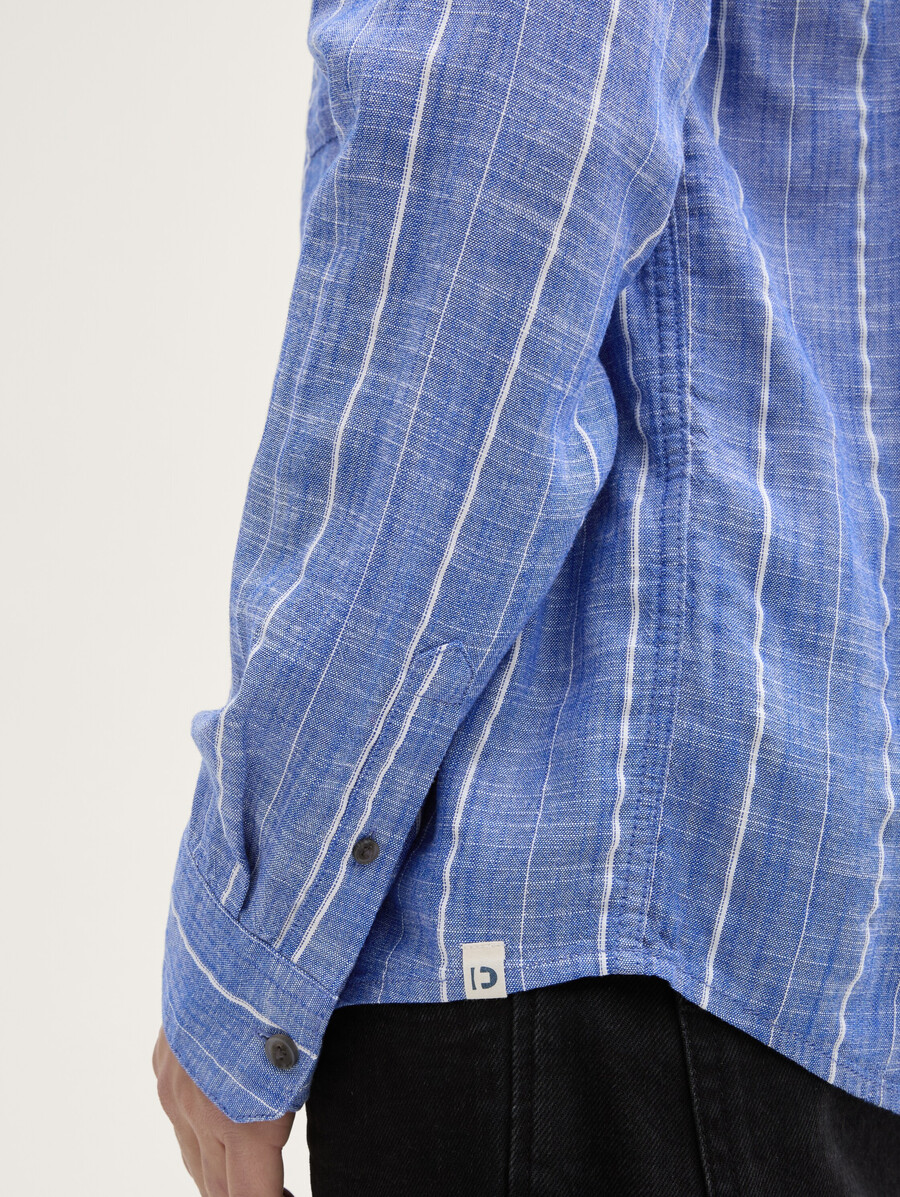camisa de corte relajado con contenido de lino